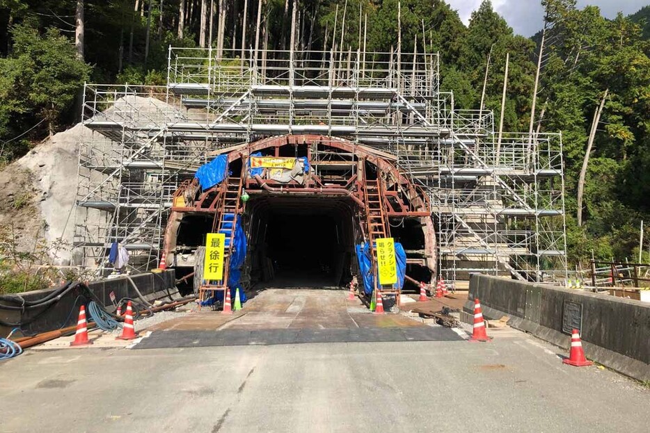 青崩峠トンネル（仮称）の静岡県側坑口（画像：飯田国道事務所）。