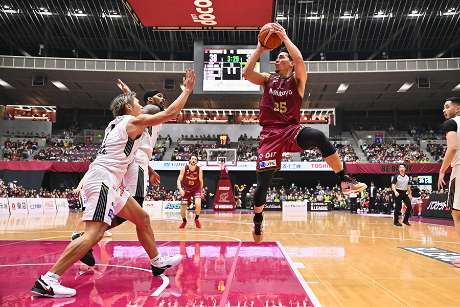 B1リーグの川崎―北海道戦に、まさかのチアガールが登場【写真：B.LEAGUE】