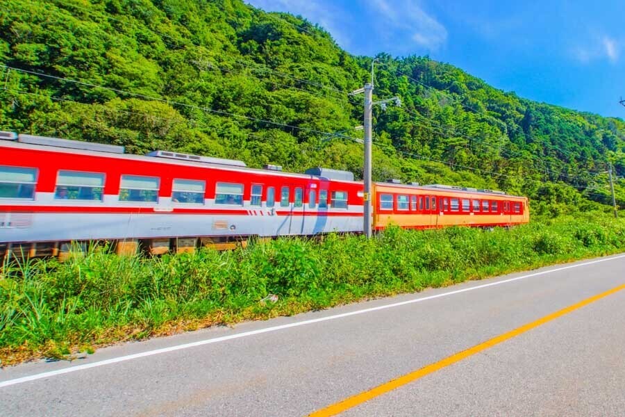 鉄道旅のイメージ（画像：写真AC）