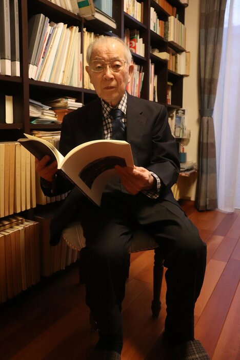 原田浩さん（はらだ・ひろし）／1939年、広島市生まれ。63年から広島市職員。93～97年、広島平和記念資料館第9代館長。98年まで広島市国際平和担当理事を兼務（写真：編集部・井上有紀子）