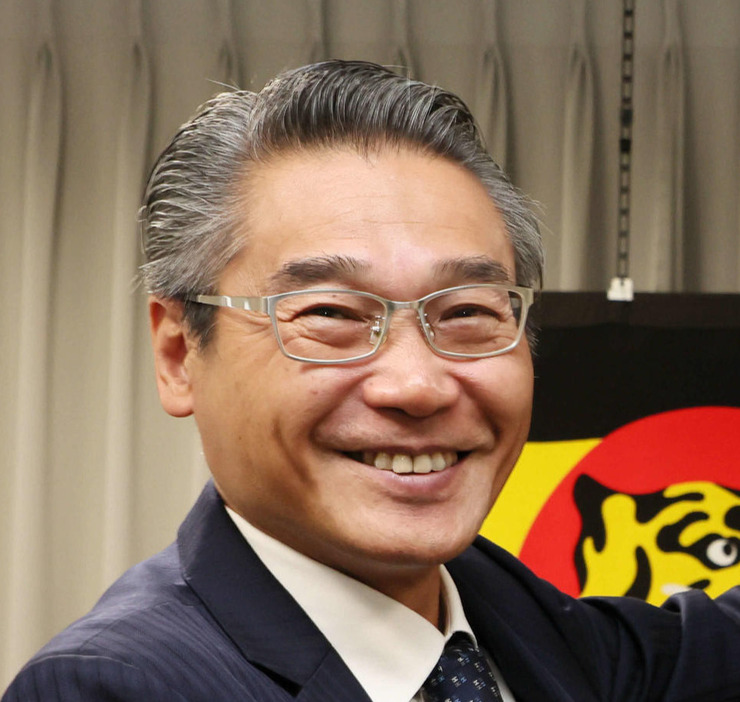 阪神の嶌村球団本部長（2024年撮影）