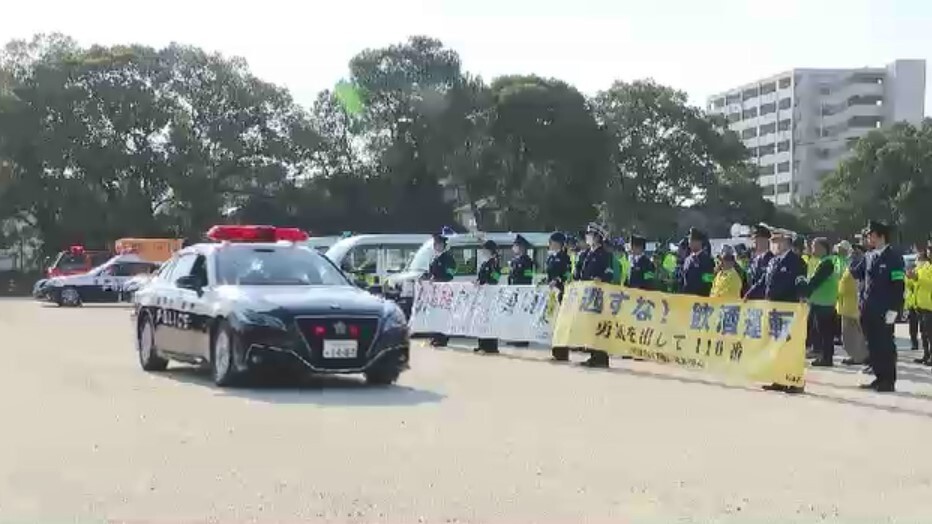 年末年始特別警戒 出動式(3日、福岡市東区、筥崎宮)