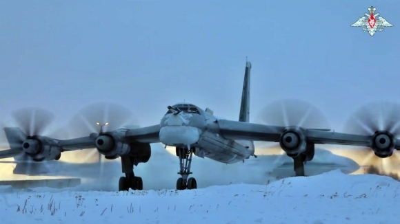 １１月２９日（現地時間）、ロシアの戦略爆撃機ツポレフ（Ｔｕ）－９５ＭＳが離陸している。　［写真　ロシア国防省］