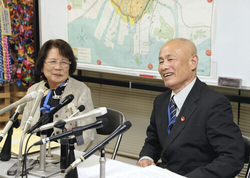 日本被団協の箕牧智之代表理事（右）と池田精子全国理事（２０１７年１０月６日、肩書はいずれも当時）