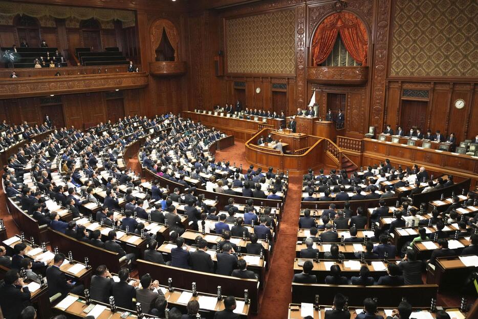 開かれた衆院本会議＝2日午後