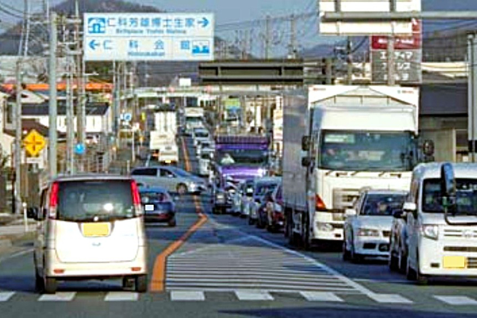 倉敷市内を走る国道2号玉島バイパス（画像：Google Earth）。