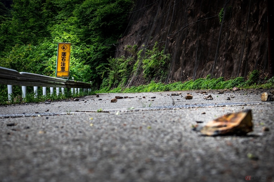 バイクは、どうしても路面の状況に影響を受けやすい