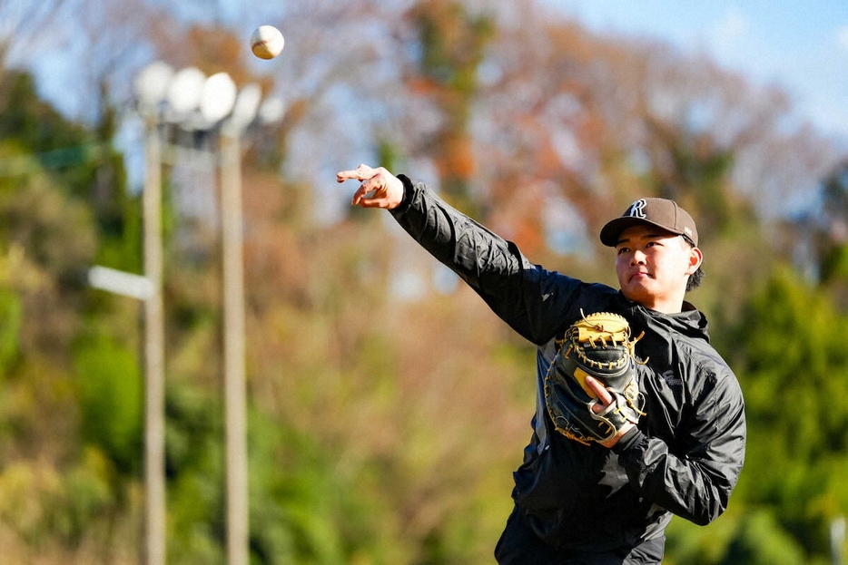 母校で練習する阪神ドラフト4位の町田（撮影・会津　智海）