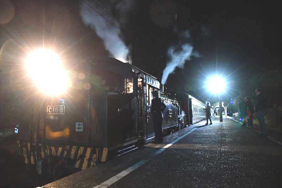 家山からの帰路は逆行運転となる。タンク機ならではの姿（画像：広岡祐）