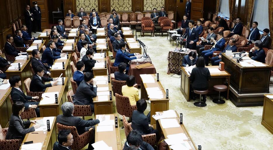 集中審議を実施した衆院予算委＝12日午前