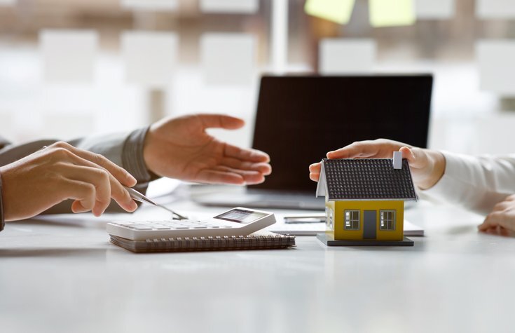 住宅ローンの変動金利が上がると…？（写真はイメージ／gettyimages)