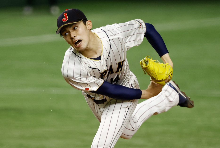 　プロ野球ロッテからポスティングシステムを利用してＭＬＢ移籍を目指す佐々木朗希投手（写真）が、大谷翔平選手と山本由伸投手の所属するドジャースと面談したと、米紙オレンジ・カウンティー・レジスターが２８日に伝えた。東京で２０２３年３月撮影（２０２４年　ロイター）