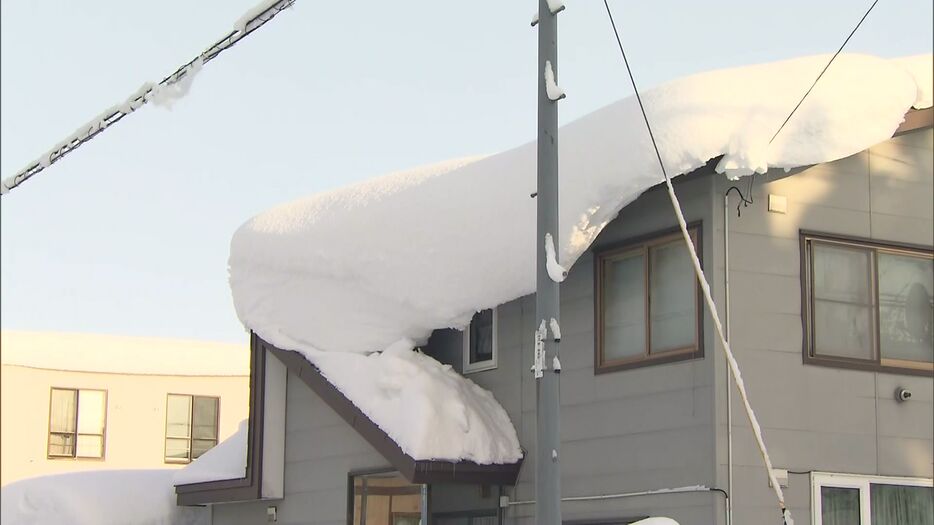 積雪が121センチに達した岩見沢市の住宅