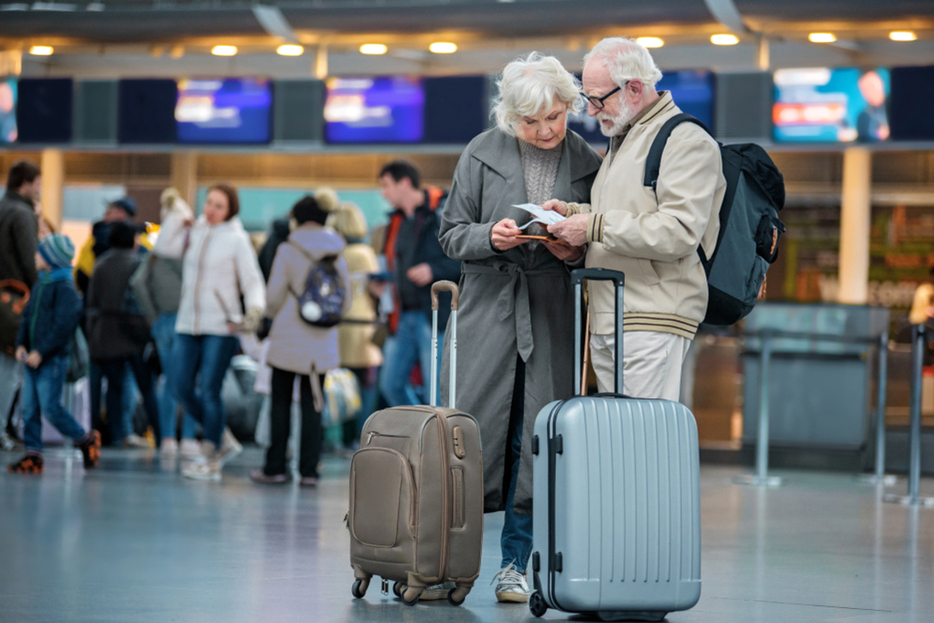 「飛行機代」や「新幹線代」が「4～5割引」に！？ 高齢者の利用がお得になる「シニア割」とは？