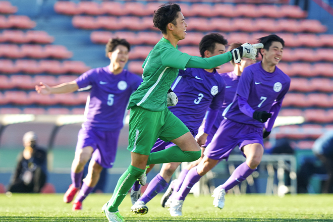 PKを決めた龍谷富山のGK吉田。写真：早草紀子