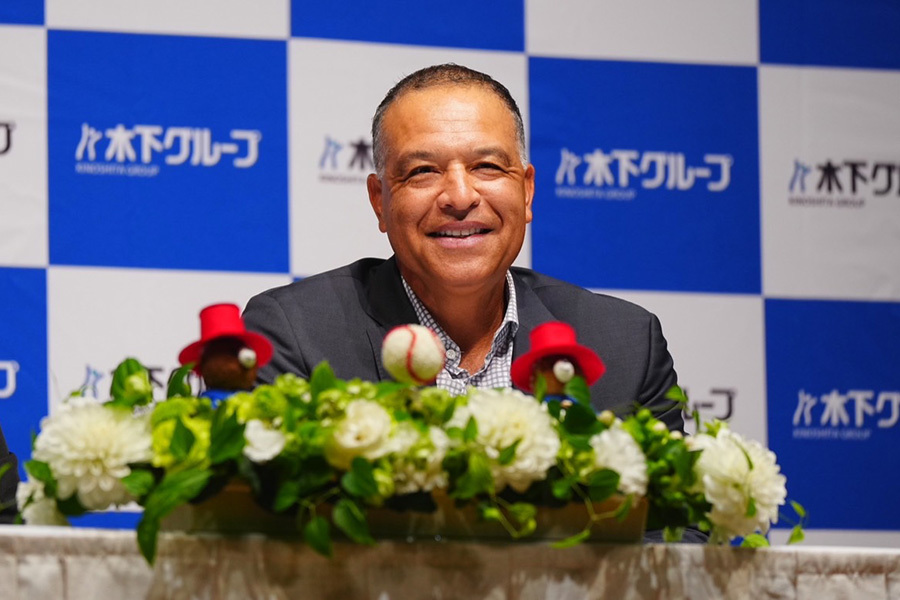 新CM制作発表会に出席したドジャースのデーブ・ロバーツ監督【写真：荒川祐史】