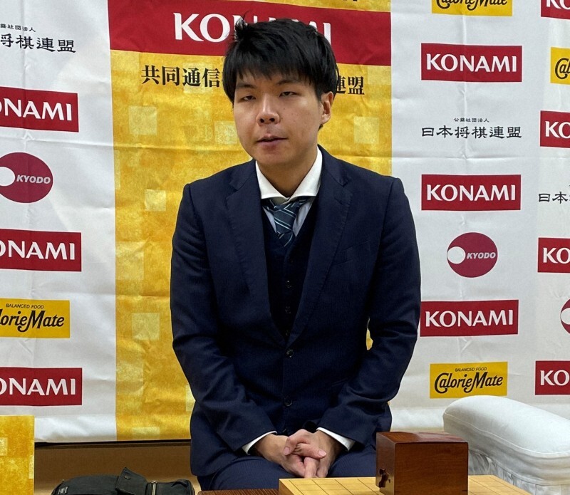 棋王挑戦を決め、藤井聡太棋王との五番勝負への意気込みを語る増田康宏八段＝東京都渋谷区の将棋会館で2024年12月17日、丸山進撮影