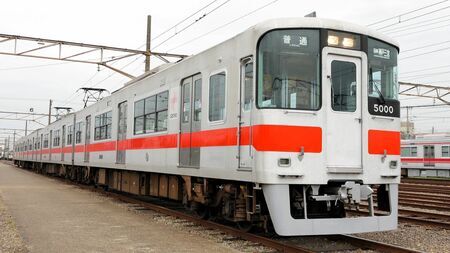 山陽電気鉄道5000系のトップナンバー5000編成（記者撮影）