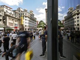 Shoppers on Nanjing East Road in Shanghai. Photographer: Qilai Shen/Bloomberg