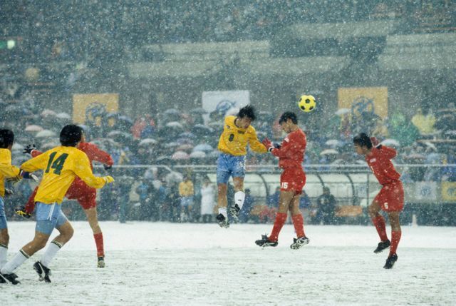 「雪の決勝」帝京と東福岡との名勝負（写真：全国高体連サッカー専門部）