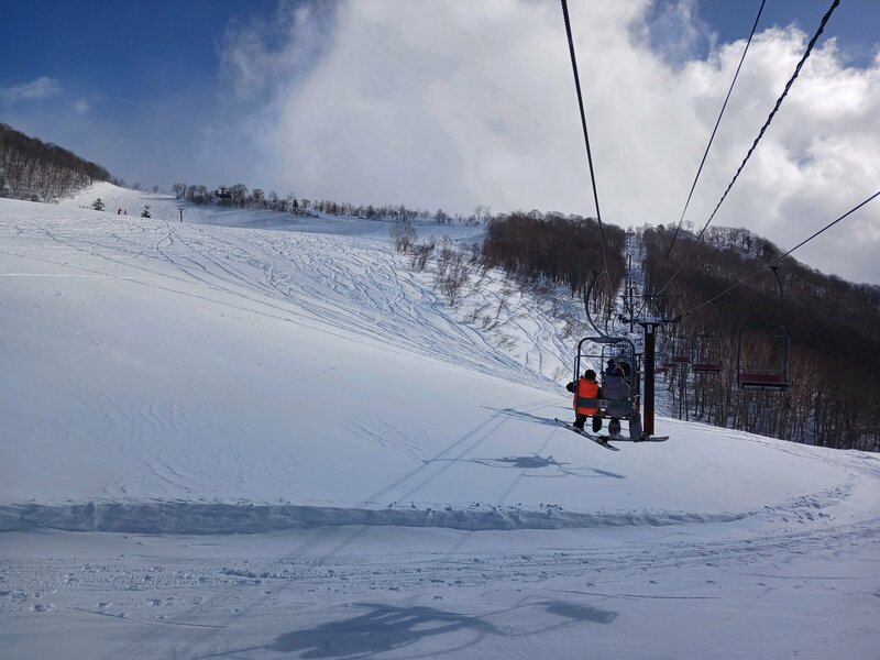 最上部に広がる「栂の森ゲレンデ」はスキー場の中でも特に雪質がいい