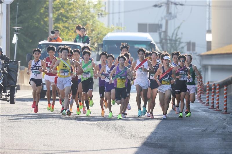 24年全日本大学駅伝1区を走る選手たち