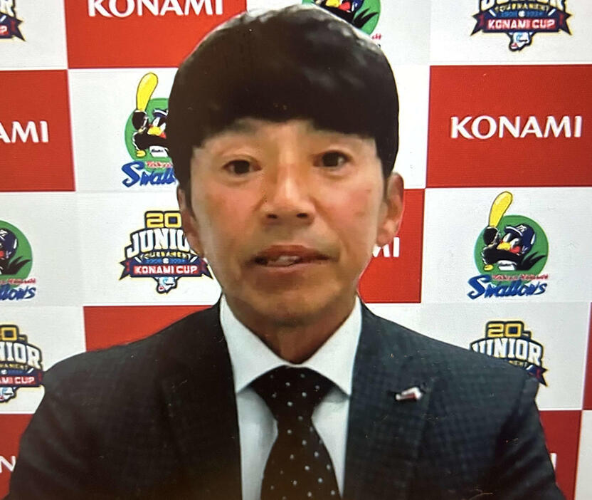 「NPB12球団ジュニアトーナメントKONAMI CUP2024～第20回記念大会～」監督記者会見への意気込みを語るスワローズジュニア度会監督