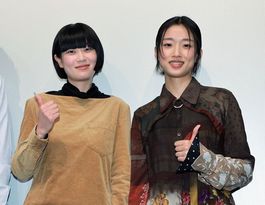 トークショーに出演した河合優実（右）と山中瑶子監督（カメラ・小泉　洋樹）