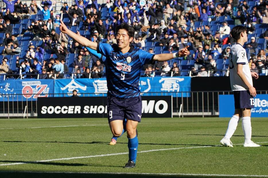 2ゴールを決めた大津FW山下景司(写真＝矢島公彦)