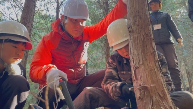 総社市の山で開かれた環境教室