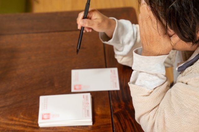 年賀状じまいに「後悔している」と語る人