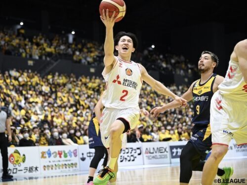 チームを勝利に導いた齋藤拓実［写真］＝B.LEAGUE