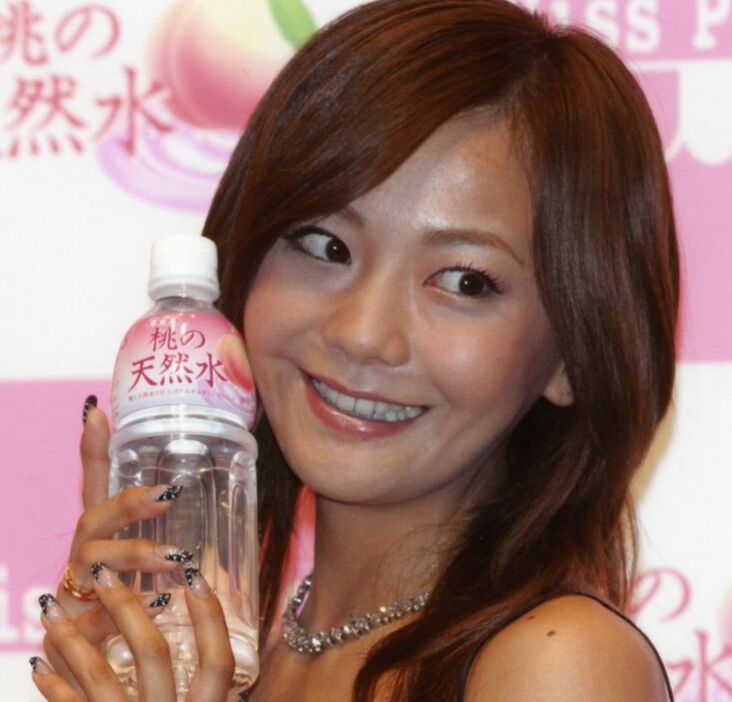 華原朋美＝2006年撮影