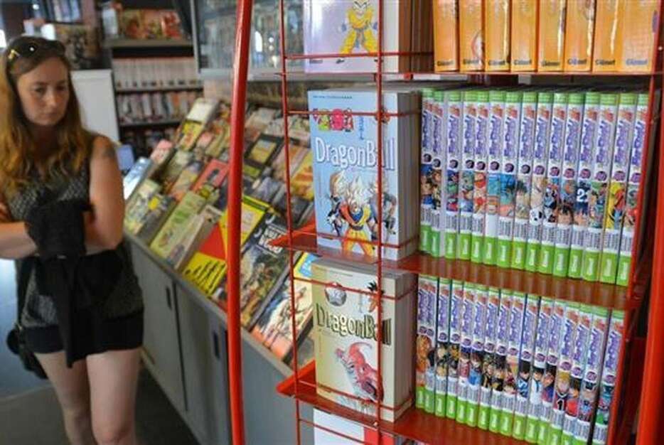 少年漫画「ドラゴンボール」は世界中で人気を博している＝パリ市内の「アルバム・コミックス」（海老沢類撮影）