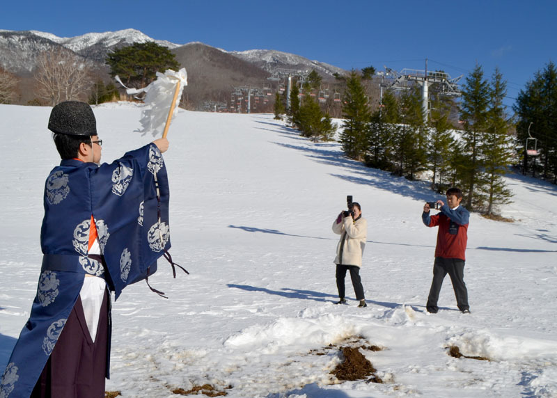 十分な積雪とシーズン中の無事故を祈願した雫石町内3スキー場の合同安全祈願祭