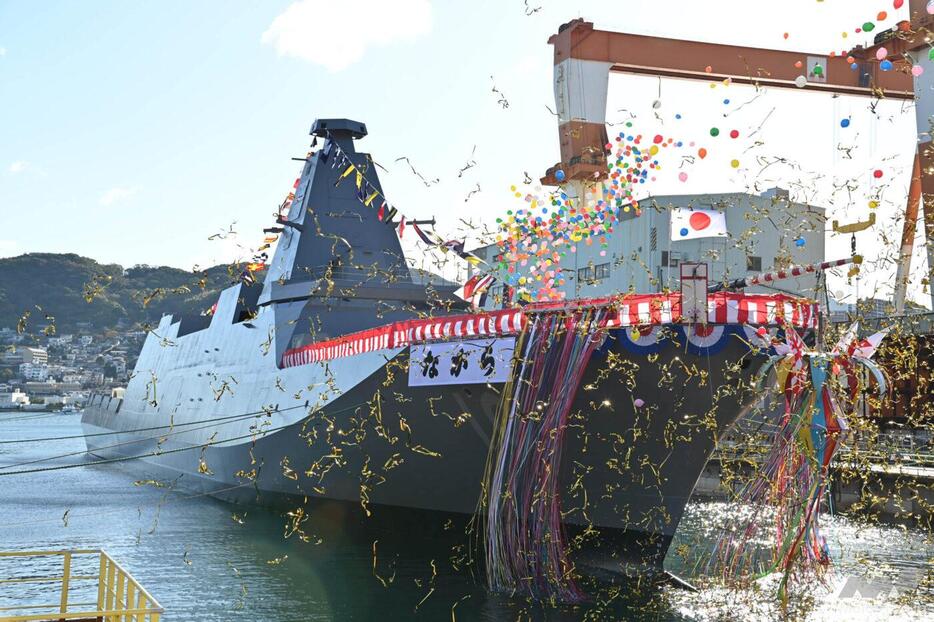 19日に行なわれた「ながら」の進水式・命名式。「もがみ」型は、おおよそ年2隻というハイペースで建造が進んでいる。まだ艤装前のため、特徴的な一本角アンテナは取り付けられていない（写真/防衛省）