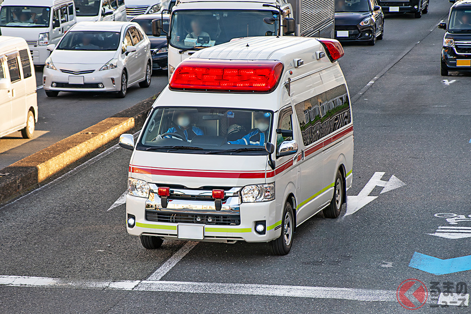 緊急車両の正しい譲り方は？（画像はイメージ）