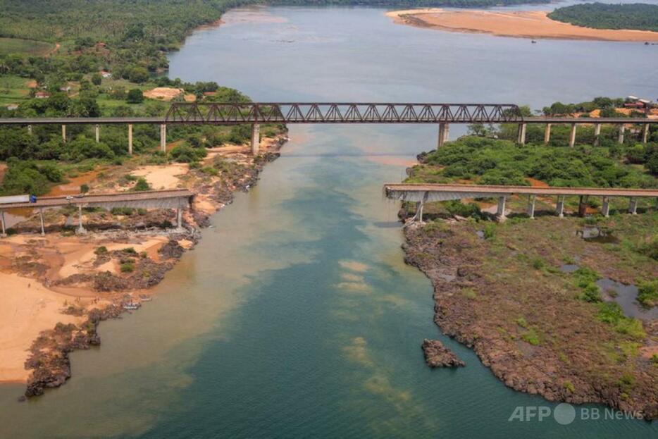 ブラジルで崩落した、マラニョン州とトカンチンス州を結ぶ橋。ブラジル運輸省提供（2024年12月22日公開）。AFP PHOTO /  BRAZIL'S MINISTRY OF TRANSPORT / HANDOUT