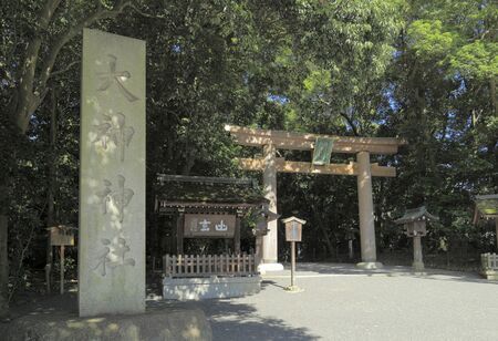 日本最古の神社とされる奈良県桜井市の大神（おおみわ）神社はヘビを信仰の対象とする（写真：SUSUMU AOYAMA/a．collectionRF/アマナイメージズ/共同通信イメージズ）