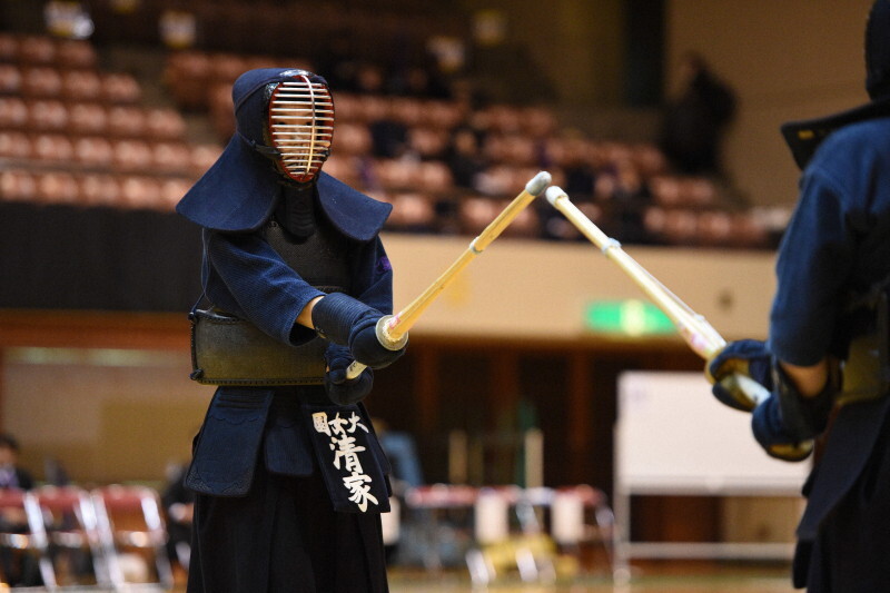 第18回全日本学生剣道オープン大会の三段以上の部女子決勝で大将を務めた園田学園女子大の清家野々花選手＝仙台市太白区のカメイアリーナ仙台で2024年12月15日、高橋将平撮影