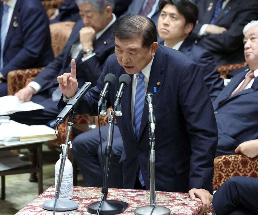 衆院予算委員会で答弁する石破茂首相＝5日午後（春名中撮影）