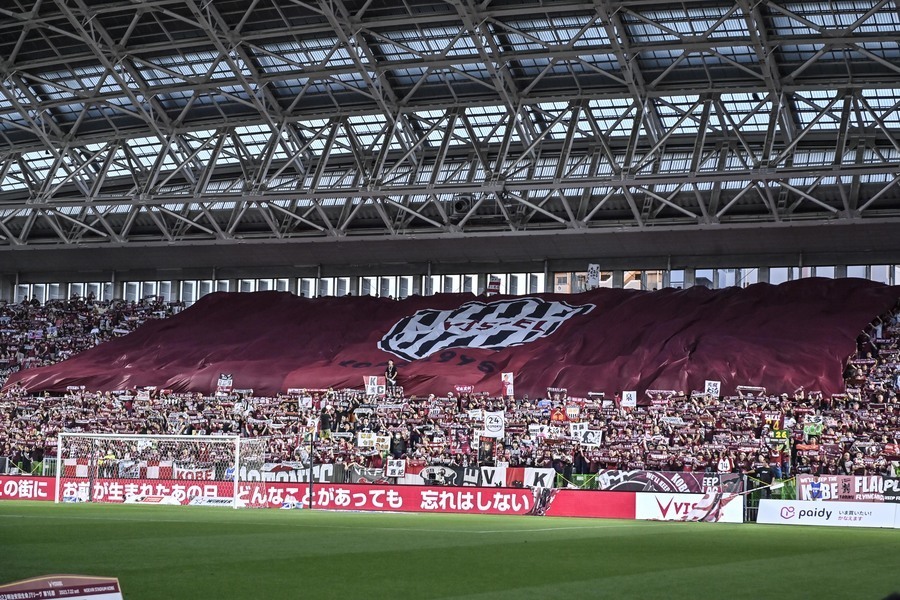 ノエビアスタジアム神戸のヴィッセル神戸サポーター　撮影：中地拓也