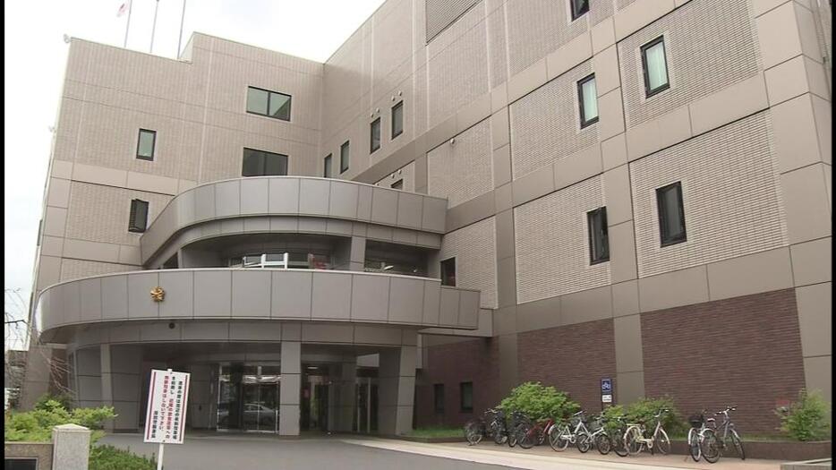 窃盗容疑で69歳の女を逮捕した札幌厚別警察署