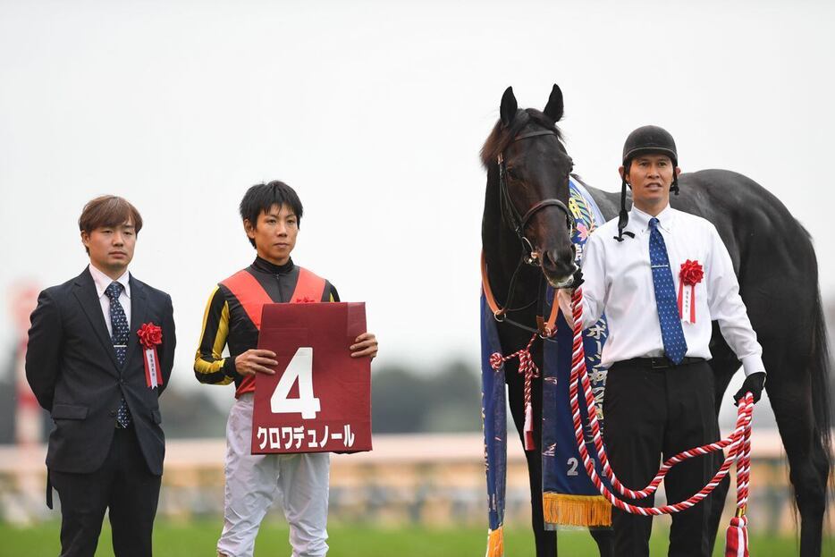 東スポ杯2歳Sを制したクロワデュノール