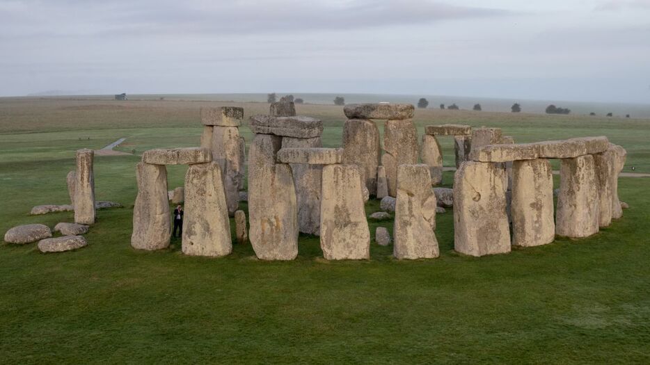 熱気球から眺めた英イングランド・ウィルトシャーの古代遺跡ストーンヘンジ