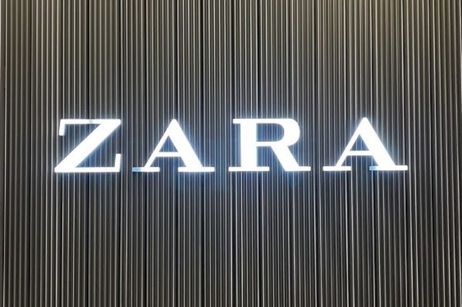 ZARAの看板写真