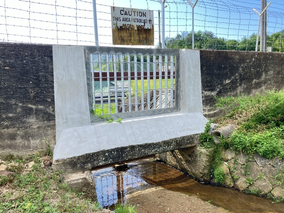 弾薬庫とつながる水路