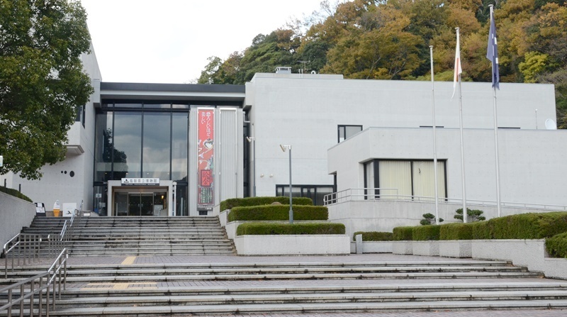 鳥取県が改修を検討している県立博物館＝鳥取市東町２丁目