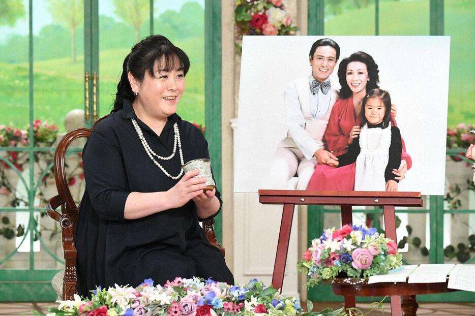 トーク番組「徹子の部屋」に出演する真由子さん＝テレビ朝日提供