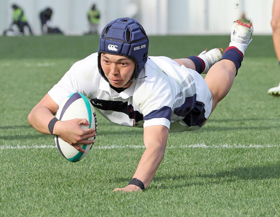 トライを決める大阪桐蔭・吉川大惺（カメラ・馬場　秀則）